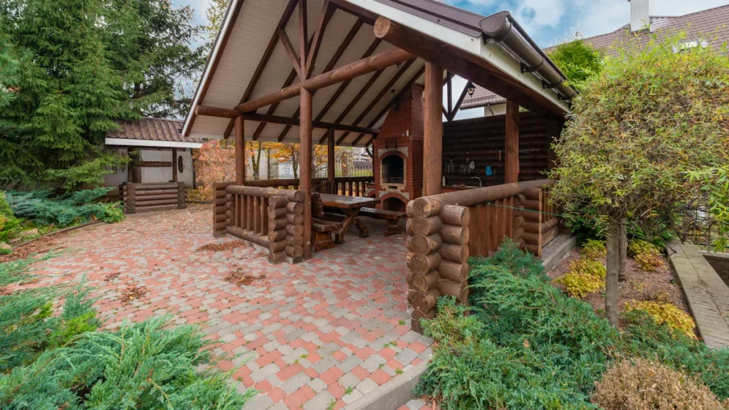 Pergola Next To House vs. Freestanding | How to Choose?